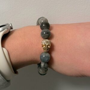 Stretchy Skull Gray and Gold Diamond Beaded Bracelet
